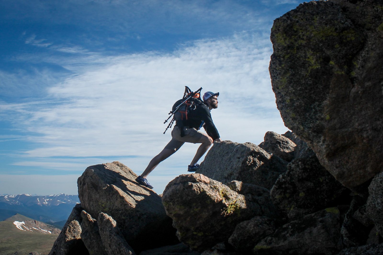 Comfortable And Moisture-wicking Hiking Socks